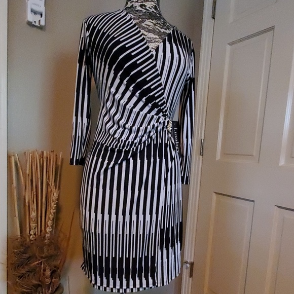 Luxology black & white long sleeve dress, size PS - Picture 5 of 5